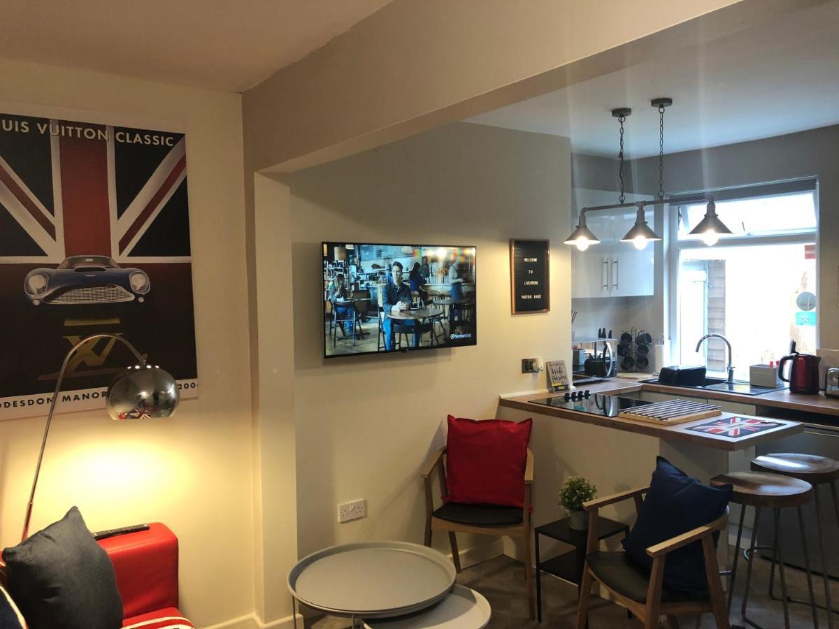 3 Double Bed Brittania Styled Central Home Near Lfc Sleeps 6 With Free Business Super Fast Fibre Broadband Liverpool Exterior photo