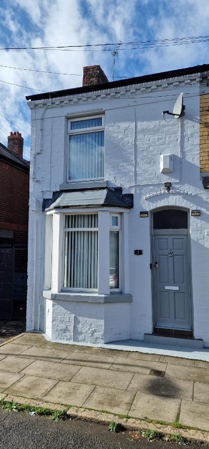 3 Double Bed Brittania Styled Central Home Near Lfc Sleeps 6 With Free Business Super Fast Fibre Broadband Liverpool Exterior photo