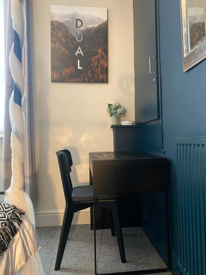 3 Double Bed Brittania Styled Central Home Near Lfc Sleeps 6 With Free Business Super Fast Fibre Broadband Liverpool Exterior photo